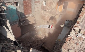 بالصور انهيار عقار حي وسط فى محافظة الاسكندرية
