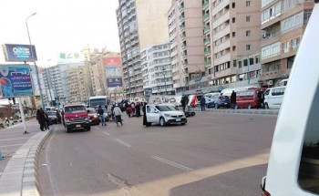 بالصور إصابة 3 مواطنين في انقلاب ميكروباص على طريق الكورنيش بالإسكندرية