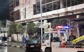 فتح شارع عبد السلام الشاذلى بعد اصطدام سيارة بعمود أنارة بالبحيرة (صور)