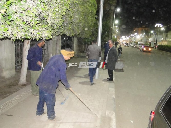 رئيس محلية دمنهور يتفقد اعمال النظافة في شوارع المدينة