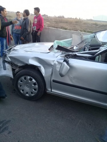 محلية دمنهور تنقذ سائق اصيب في حادث سير مروع اثناء حملة نظافة (صور)