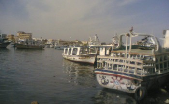 توقف حركة الصيد واغلاق البوغاز في دمياط على خلفيه نشاط الرياح