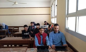 طلاب أولي ثانوي بالمدارس الخاصة تمتحن العربي ورقيا بعد سقوط السيستم