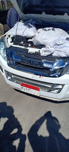 سقوط سائق حاول تهريب قطع غيار سيارات عبر ميناء دمياط (صور)