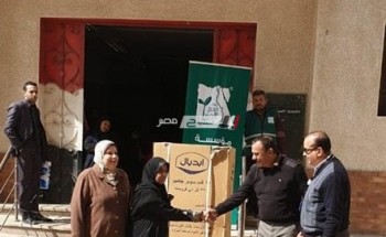 التضامن: مصر الخير تهدي ثلاجة كهربائية للأم المثالية الأولى بدمياط