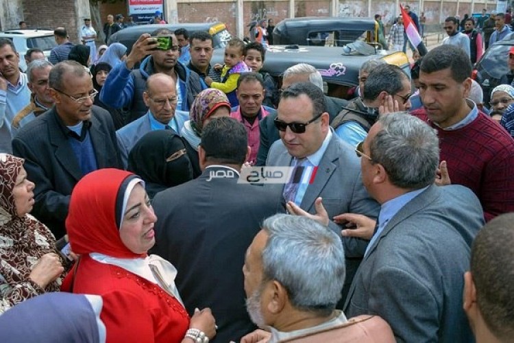 محافظ الإسكندرية يتابع سير العملية الانتخابية في عدداً من المدارس بمنطقة المندرة