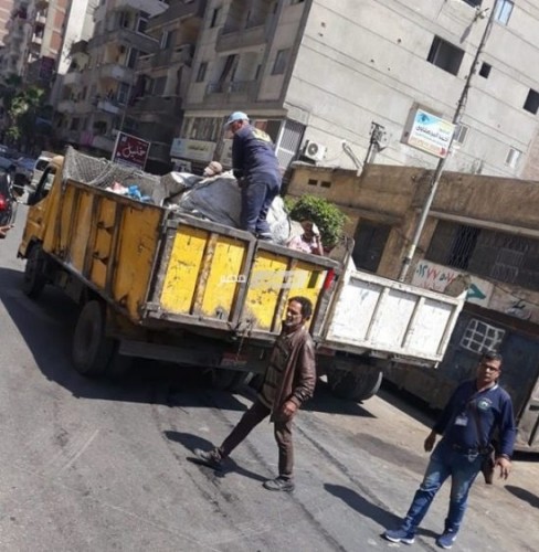 شن حملات مكثفة لمحاربة النباشين وبؤر تجمع القمامة بالإسكندرية