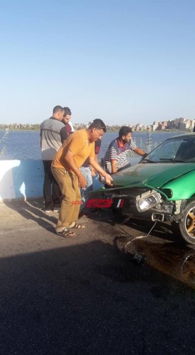 اصابة شخصان في حادث انقلاب سيارة ملاكي على طريق رأس البر