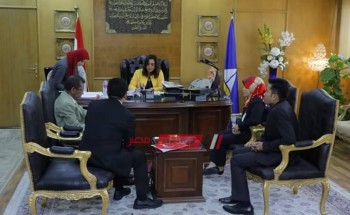 وفد من السفارة الإندونيسية بمصر يلتقي بمحافظ دمياط لتطوير صناعة الاثاث
