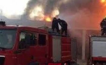 اخماد حريق نشب في مخلفات خلف إدارة غرب المنصورة التعليمية