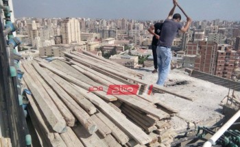 إزالة عقار مكون من 9 طوابق بحي المنتزه بالإسكندرية