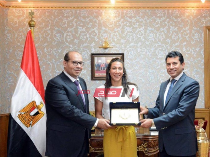 إدريس يشكر الوزير على تكريم فريدة عثمان ودعمه اللا محدود لإتحاد السباحة