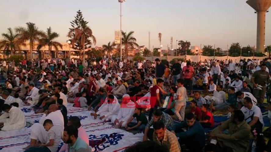 الآلاف من المواطنين يؤدون صلاة عيد الاضحى المبارك بـ 72 ساحة بدمياط