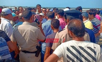 صعوبة في استخراج جثة الطالب أحمد مجدي الغارق في مياه بحر دمياط الجديدة