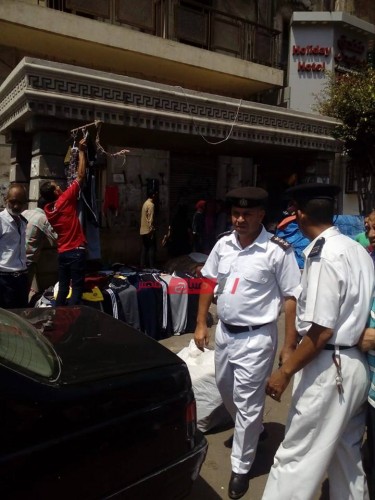 حملات إزالة إشغالات مكثفة في حي الجمرك بالإسكندرية