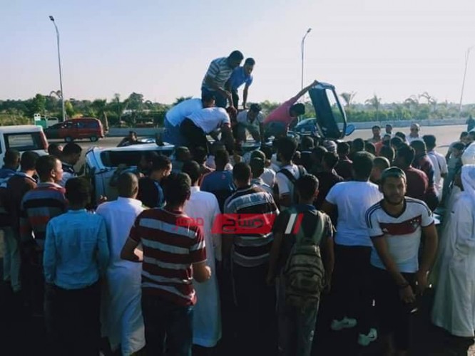 مصرع طفل دمياطي وإصابة 2 آخرين من أسرته في حادث سير بطريق الإسكندرية