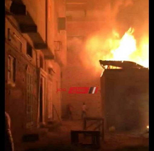 ننشر فيديو لحظة إندلاع حريق هائل في ورشة رش موبليات بدمياط