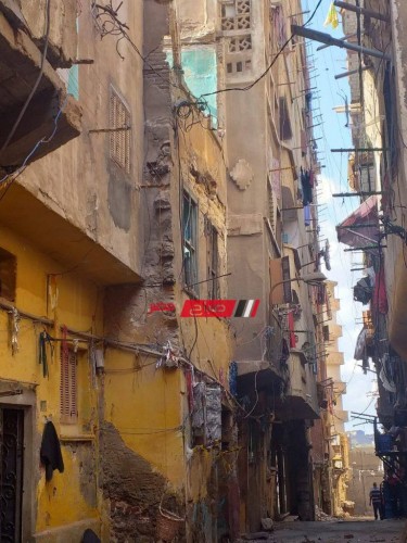 بالصور إزالة عقارات قديمة تمثل خطورة على المواطنين بالإسكندرية