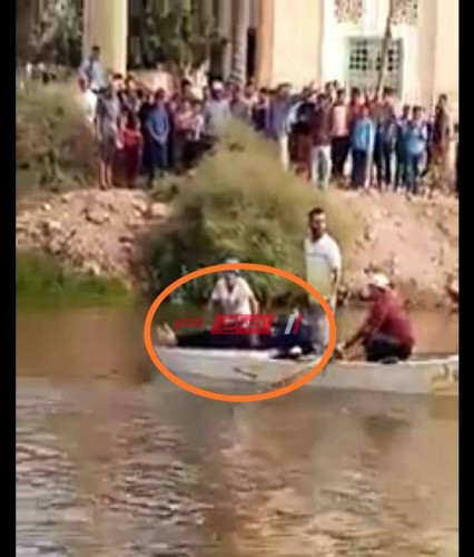 فيديو لحظة انتشال جثة شخص لقى مصرعه غرقا في مياه ترعة بدمياط