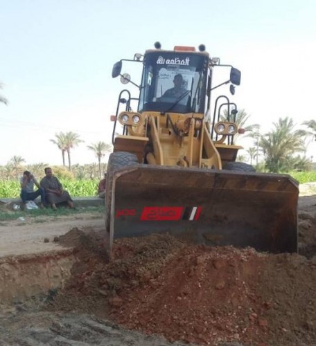 إزالة حالة تعدي على الأرض الزراعية في قريه الرياض على مساحة 120 متر