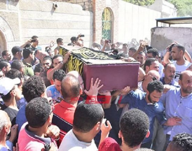 تشييع جثمان الفنان طلعت زكريا من مسجد العمري بالإسكندرية