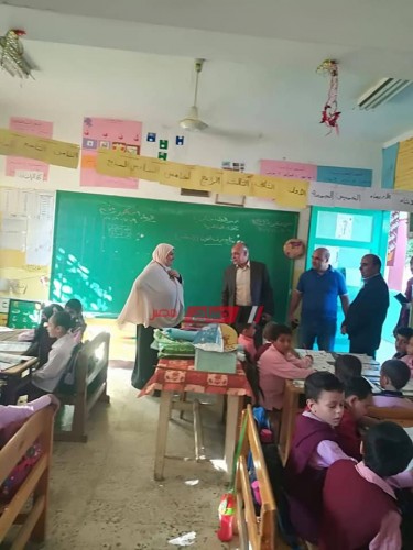 رئيس محلية كفر سعد بدمياط يشيد بمدرسة أم الرزق الابتدائية