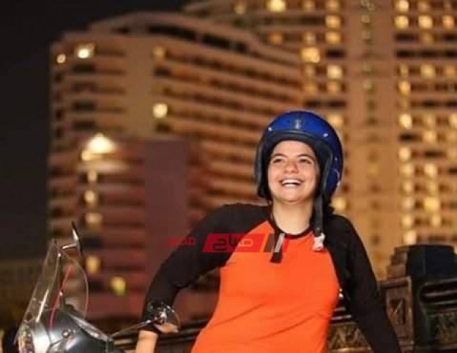 إيمان أسامة سائقة سكوتر بالأجرة تتمنى أن تكون وزيرة السياحة في مصر