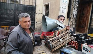 ضبط مجموعة من مكبرات الصوت للباعة الجائلين بشوارع قرية شرباص بدمياط