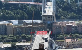 انهيار جسر على طريق سريع في إيطاليا صور