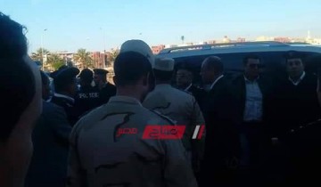 مدير أمن دمياط يتقدم جنازة شهيد الواجب الوطني مسلم عمر
