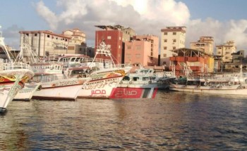 برلماني يتدخل للإفراج عن 8 مراكب صيد من دمياط تجاوزت خط حظر القوات المسلحة