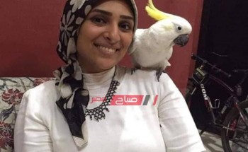 حكاية ندى عبدالله صاحبة أكاديمية الببغاء لتدريب الطيور