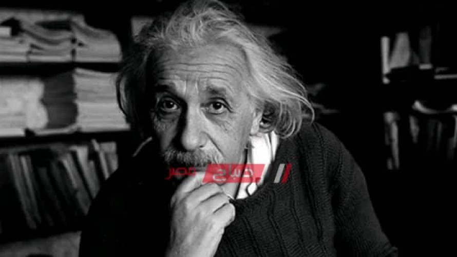 ما هو سبب إهمال أينشتاين في مظهره ؟