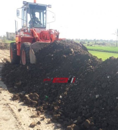 إزالة حالة تعدي على الأرض الزراعية في دمياط بمساحة 182 متر