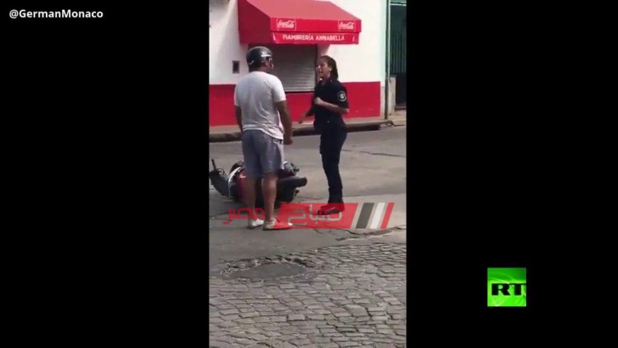 بالفيديو اعتداء رجل في وضح النهار على امرأة فجأة