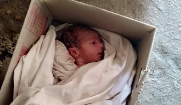 العثور على طفل حديث الولادة بجوار مسجد في الأقصر