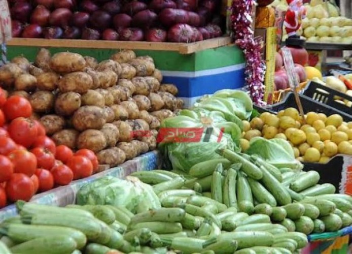 سعر الليمون يتراجع جنيهًا و الطماطم 75 قرشًا في سوق الجملة