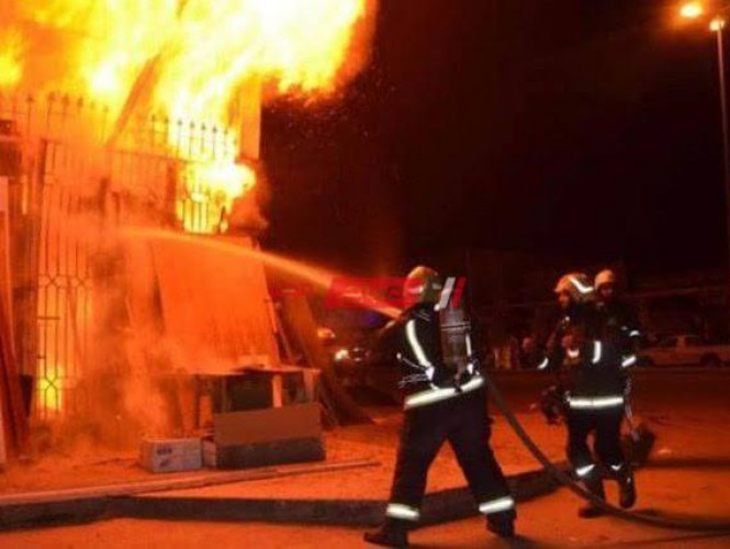 إخماد حريق نشب داخل ورشة موبليات بقرية الخياطة في دمياط