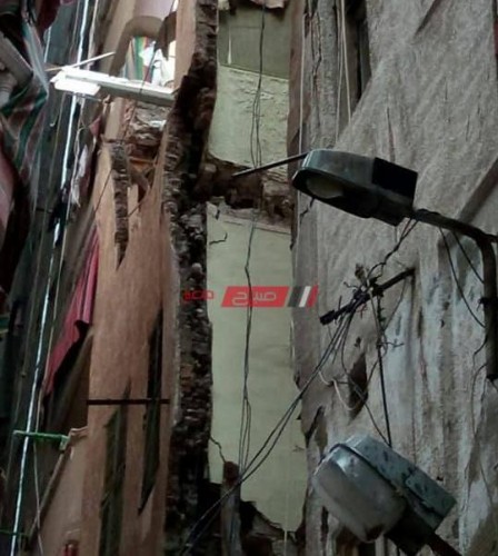 سقوط أجزاء من عقار بسبب الأمطار في الإسكندرية