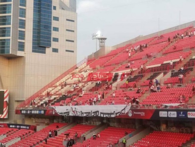 الجماهير المصرية تتوافد على ملعب بن زايد قبل موقعة السوبر