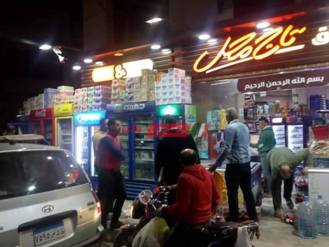 شن حملة مكبرة لازالة اشغالات  شارع وزير الإعلانات المخالفة بدمياط