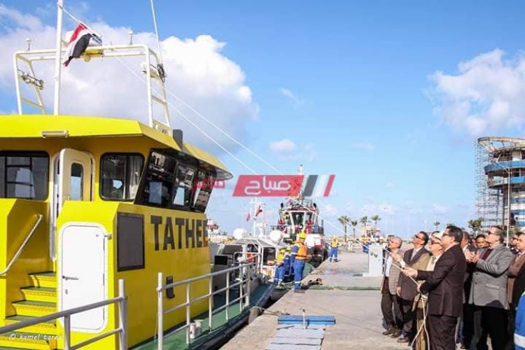 انتظام العمل داخل ميناء دمياط وتداول 23 سفينة حاويات وبضائع عامة