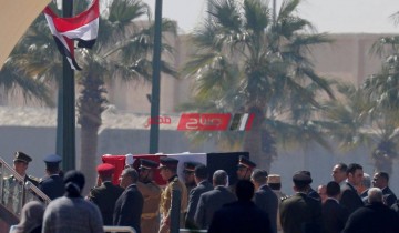 وصول جثمان الرئيس الأسبق محمد حسني مبارك مسجد المشير- صورة