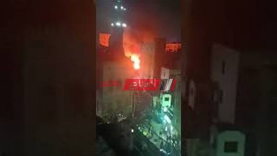 بالفيديو – حريق هائل يلتهم محلات منطقة الدرب الأحمر بالقاهرة