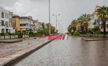 محافظ دمياط تتابع أعمال كسح مياه الأمطار من الشوارع