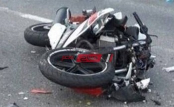 وفاة وإصابة شابين في تصادم دراجة بخارية ولودر في الدقهلية