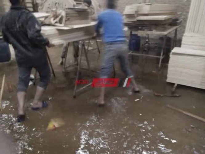 بالصور غرق ورش صناعة الأثاث في دمياط بسبب الأمطار الغزيرة