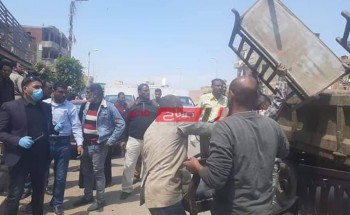 بالصور إغلاق مقهى وشن حملة لازالة الإشغالات بمدينة كفر البطيخ في دمياط