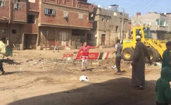 رئيس محلية الزرقا بدمياط يعلن تطهير وتعقيم شوارع قرية سيف الدين