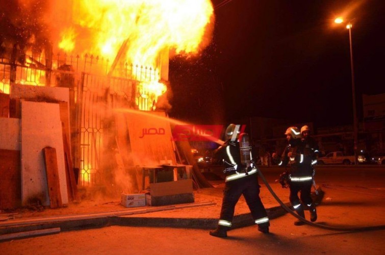 وفاة أمين شرطة وإصابة 11 آخرين في حريق مخزن أدوات كهربائية في الإسكندرية